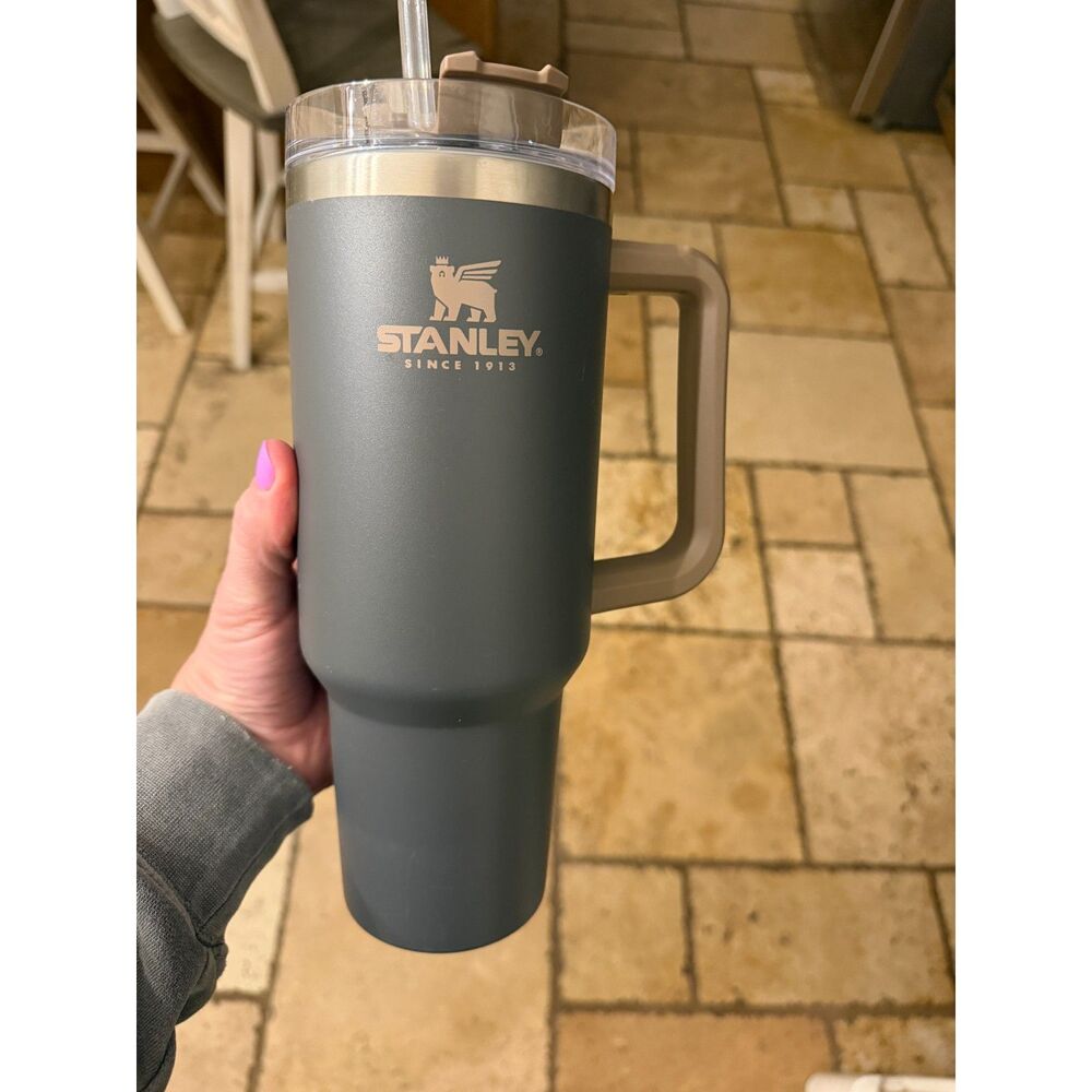 Stanley Quencher H2.0 FlowState Tumbler 40oz Gray w/lid
